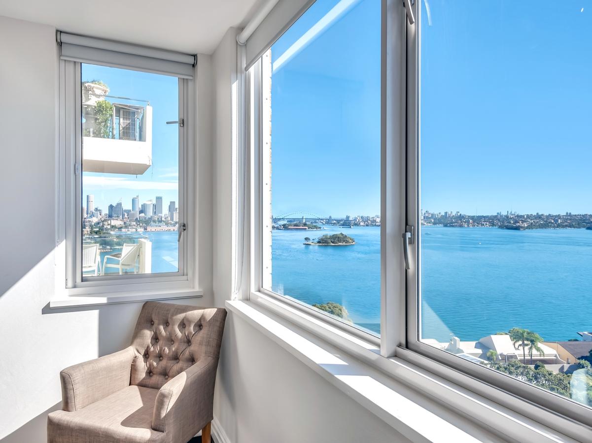 Panoramic Harbour Views And Unbeatable Comfort - Sydney 4u